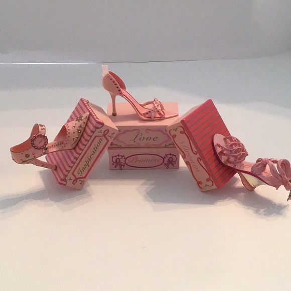 Breast Awareness high heels and shoe boxes - Picture 4 of 13